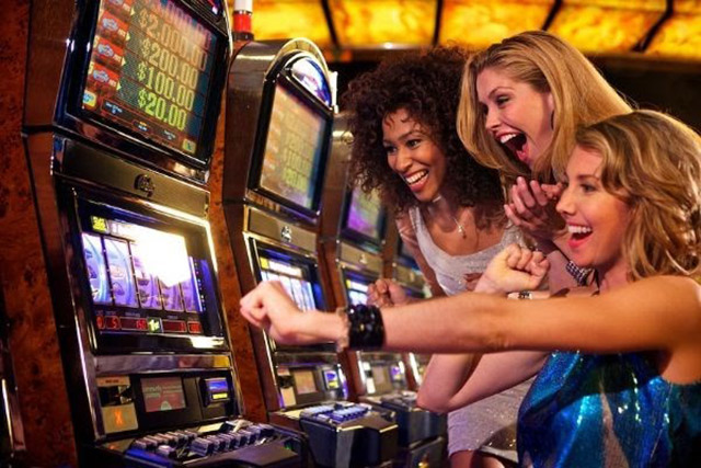 Slot game là gì? Có dễ chơi hay không?
